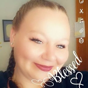 Meet your Posher, Alissa